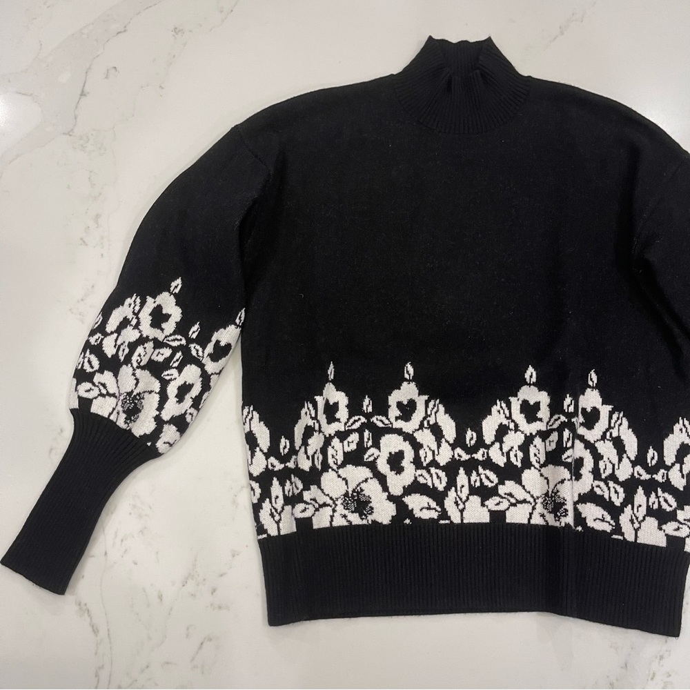Nicole Miller Black and White Floral Women's Turtleneck Sweater